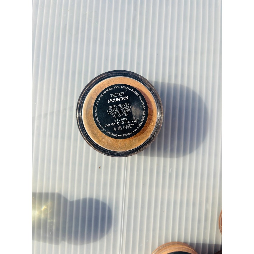 NARS soft velvet setting powder - loose‎ mountain tester